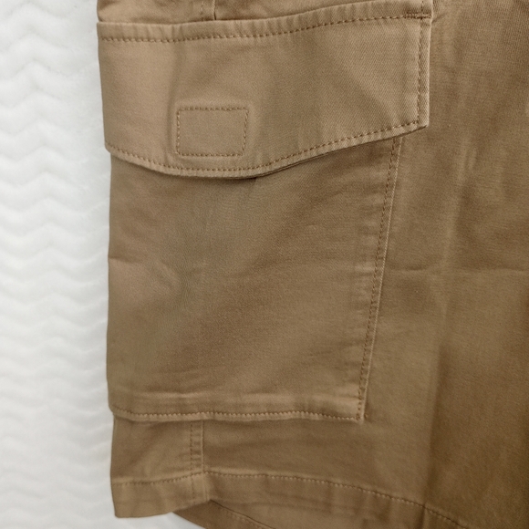 NWT men's Docker's Big and tall cargo shorts khaki size 52 flexible - Picture 6 of 11